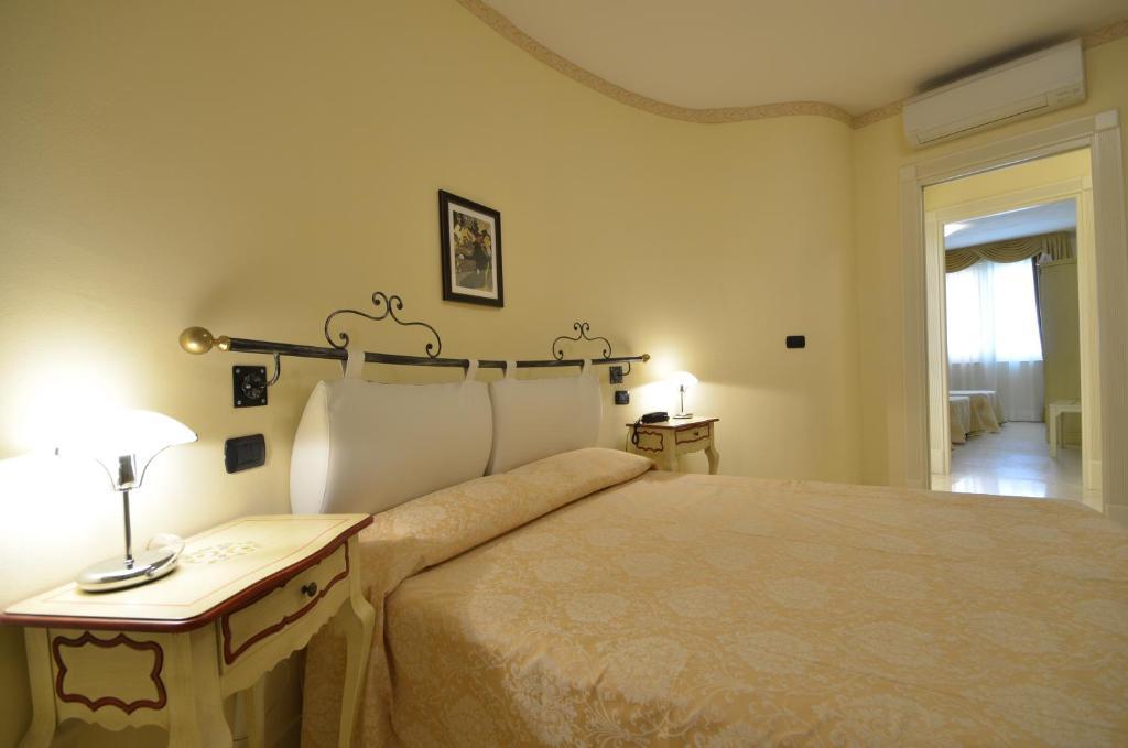 Relais Du Lac Ντεζεντσάνο ντελ Γκάρντα Δωμάτιο φωτογραφία