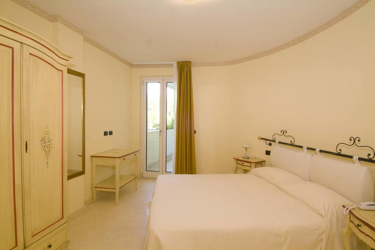 Relais Du Lac Ντεζεντσάνο ντελ Γκάρντα Εξωτερικό φωτογραφία